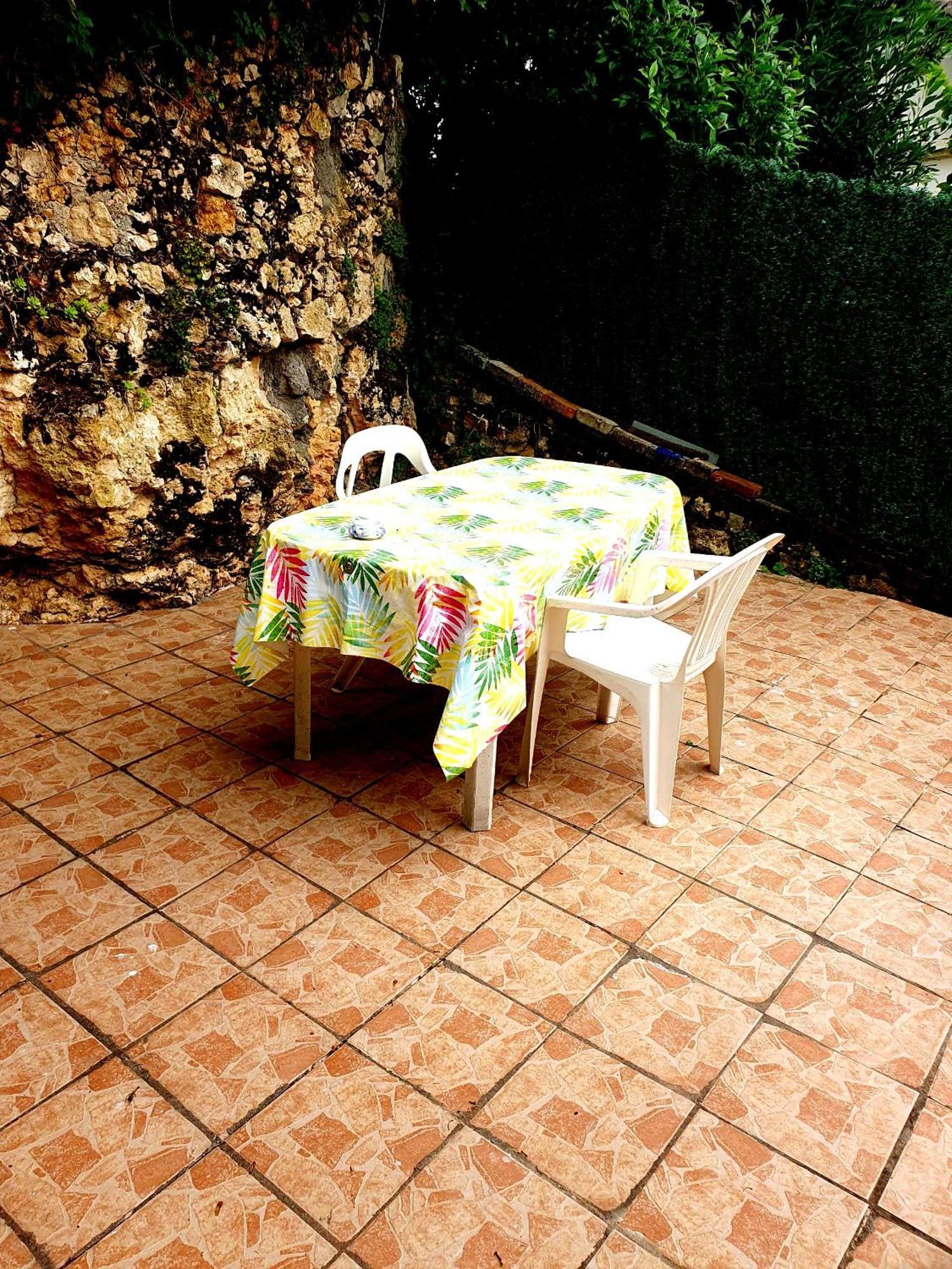 Bed And Breakfast Les Roses Multicolores Du 47 Fumel Exterior photo